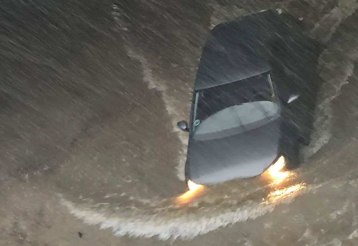 In Liguria esondazioni e allagamenti, scuole chiuse a Genova