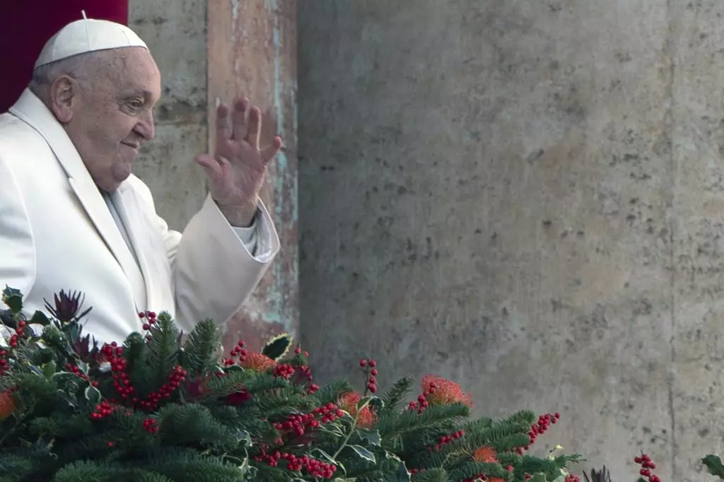 I medici “Il Papa non è fuori pericolo ma mantiene suo buonumore”